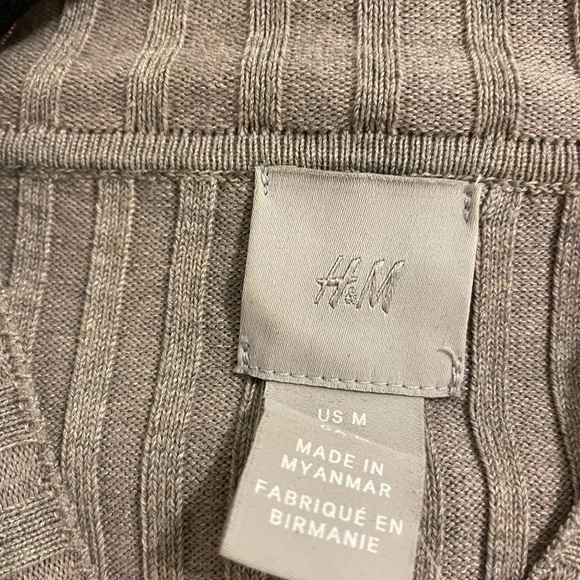 H&M Turtleneck - Picture 3 of 3